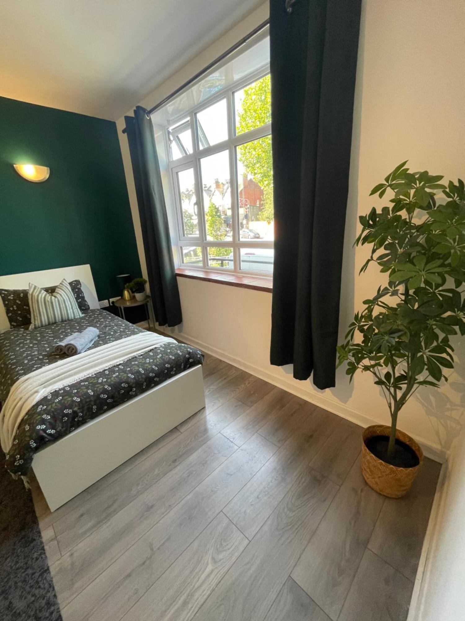 Willesden Green Rooms Londra Dış mekan fotoğraf